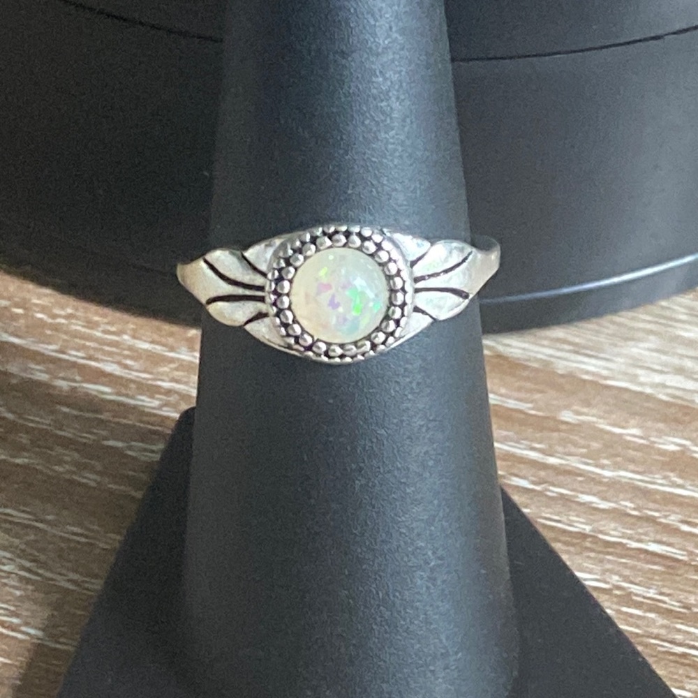 Simulated Opal Ring “opel” - Picture 1 of 9